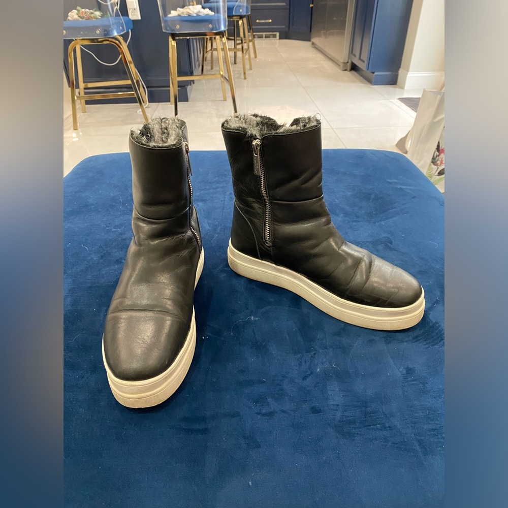 Women’s J Slides Boots with Fur Interior